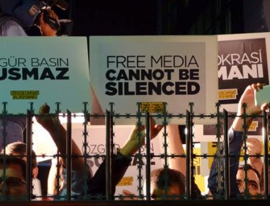 Γερμανίδα δημοσιογράφος συνελήφθη στην Τουρκία